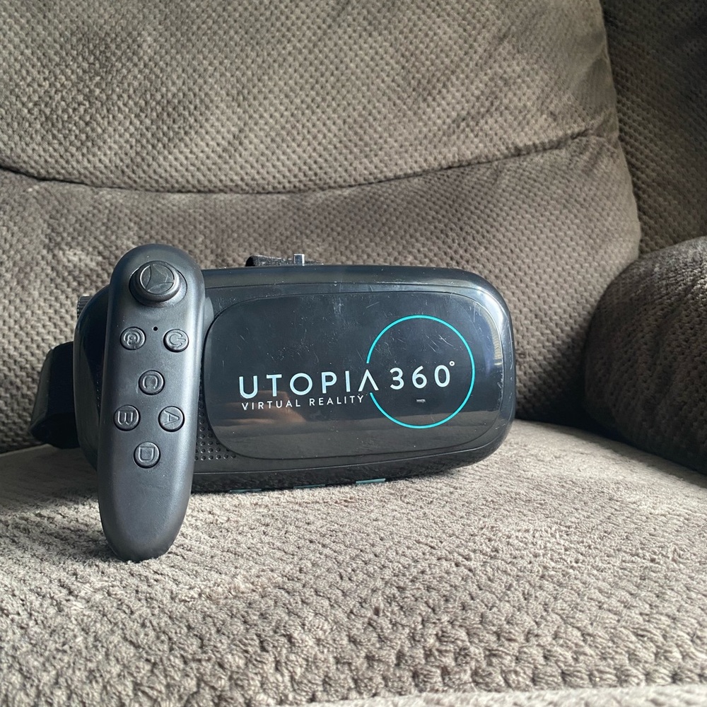 Utopia 360 VR with controller